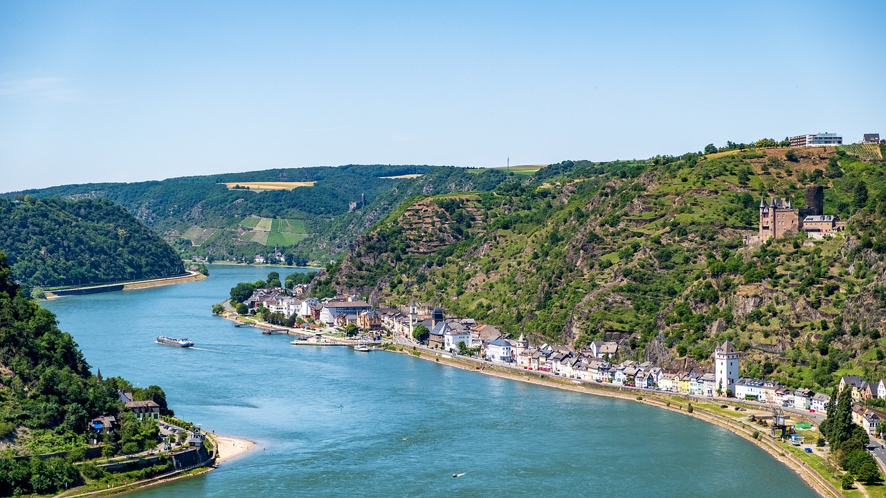 Mehr über den Artikel erfahren Flusskreuzfahrt mit Haustürservice: Silvester auf dem Rhein